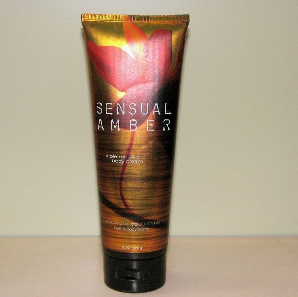 BATH AND BODY SENSUAL AMBER LOTION PARFUMée pour le  CORPS