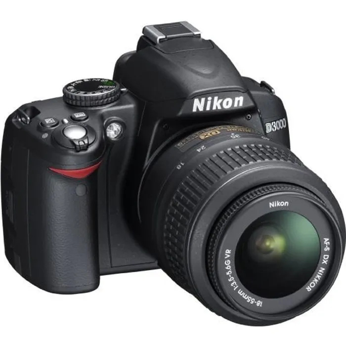 NIKON D3000 + OBJECTIF 18-55