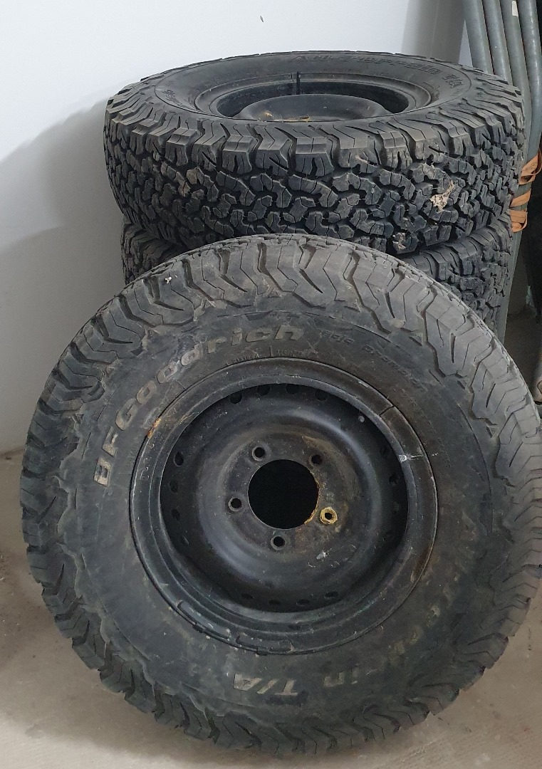 5 ENSEMBLES JANTES / PNEUS occasion