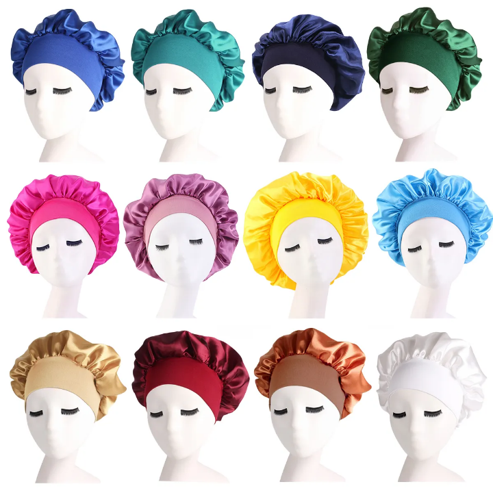 BONNET EN SATIN